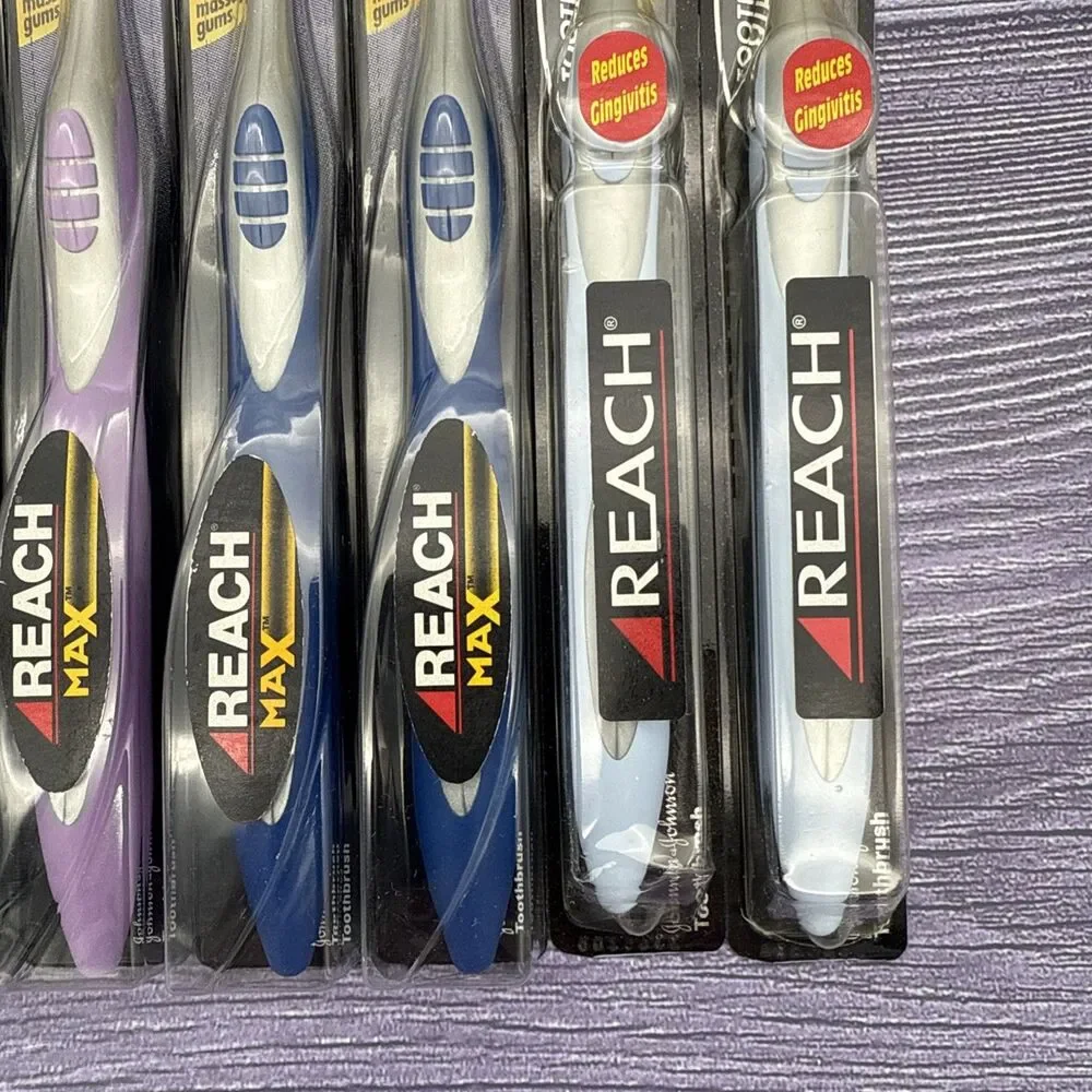 8 LOT Vintage Reach MAX (81) Medium Full Head Beyond Clean Massaging Gums 2002